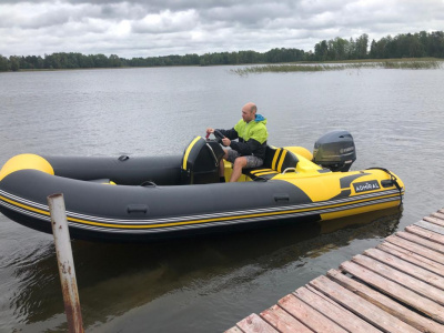 Надувная моторная лодка ПВХ Адмирал RIB 470 с консолью