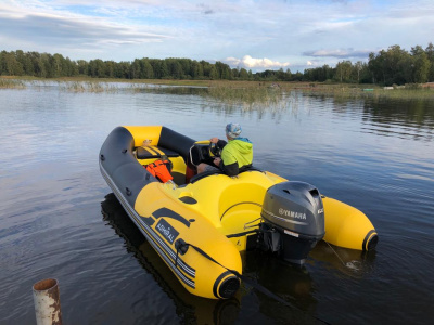 Надувная моторная лодка ПВХ Адмирал RIB 470 с консолью